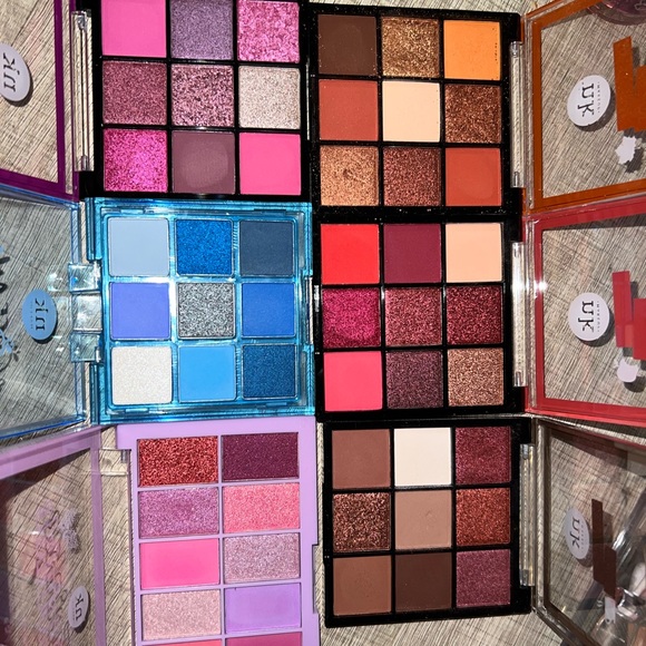Eyeshadow Palette - Picture 2 of 10